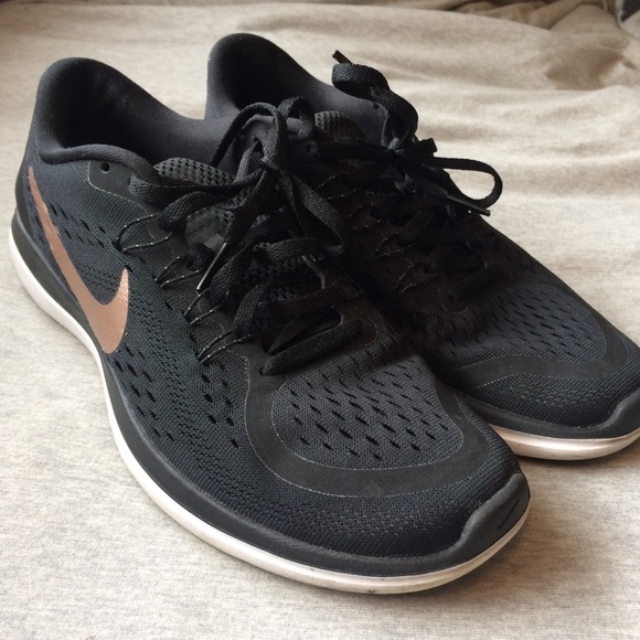 ✖️SOLD✖️Nike’s - Picture 3 of 8